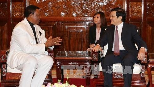 President Truong Tan Sang receives outgoing Nigerian Ambassador to Vietnam Mazi Okafor Matthias Ojih. (Image credit: VNA)