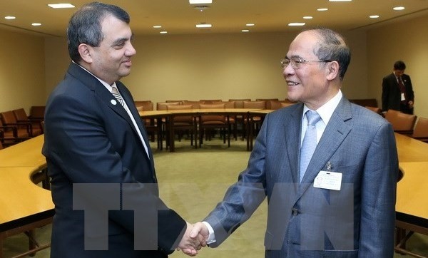 NA Chairman Nguyen Sinh Hung with IPU President Saber Chowdhury (Credit: VNA)