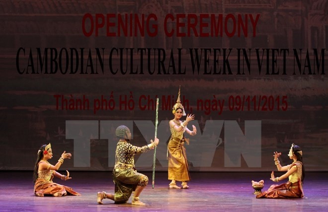 An art performance by Cambodan artists at the opening ceremony (Credti: VNA)