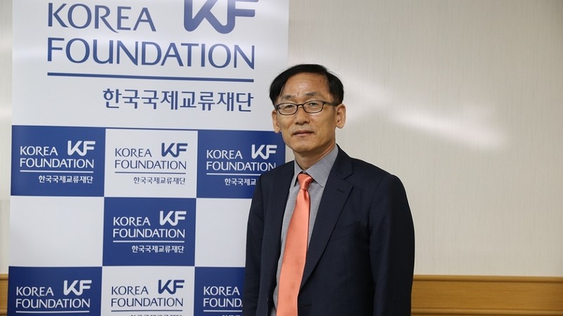 Director of the Korea Foundation Hanoi Office Park Kyoung-Chul