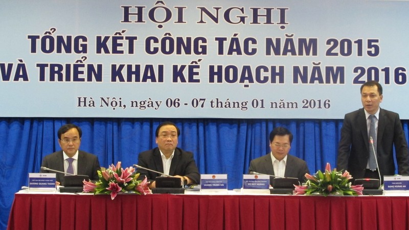 Deputy PM Hai (second from left) attends the conference held by the EVN (photo: VNA)