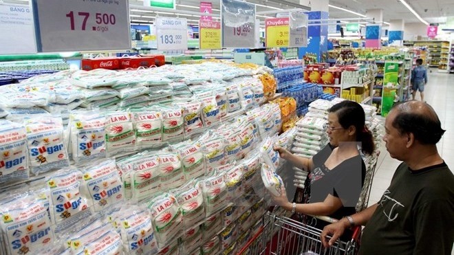 Customers shopping at Saigon Co.op supermarket in Ho Chi Minh City (Photo: VNA)