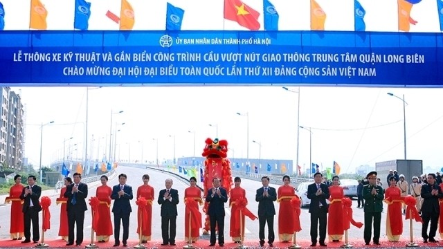 The ribbon cutting ceremony for the overpass (Credit: NDO)