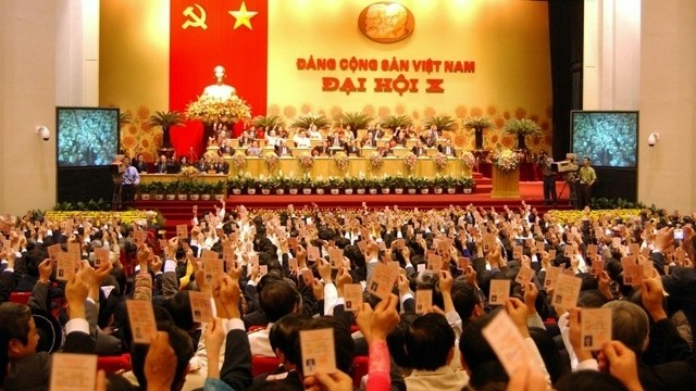 The 10th National Party Congress took place in Hanoi from April 18 to 25, 2006 with the participation of 1,176 delegates.