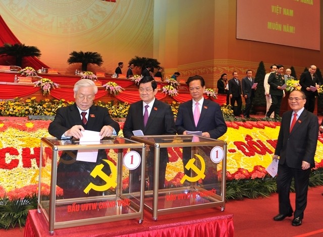 Party and State leaders cast their ballots to elect members to the 12th Party Central Committee (Credit: Anh Tuan)