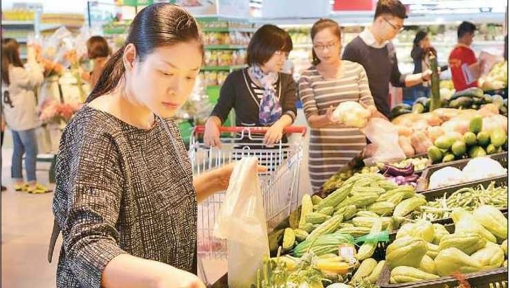 Many large Vietnamese firms are investing in green, clean agriculture sector (photo: Thu Ha)