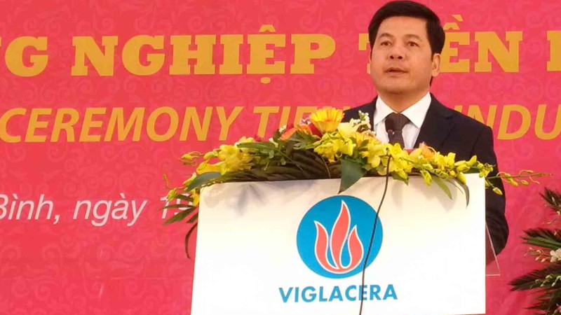 Chairman of Thai Binh provincial People's Committee Nguyen Hong Dien speaks at the ceremony (photo: Manh Tung)