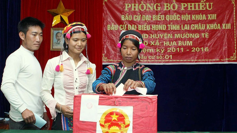 Voters in Muong Te district, Lai Chau province, cast their ballots in the 2011 election. (Credit: VNA)