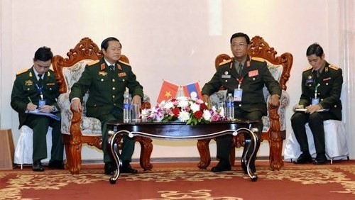 Chief of the General Staff General Do Ba Ty held talks with his Lao counterpart Lieutenant General Suvone Luongbounmy. (Credit: qdnd.vn)