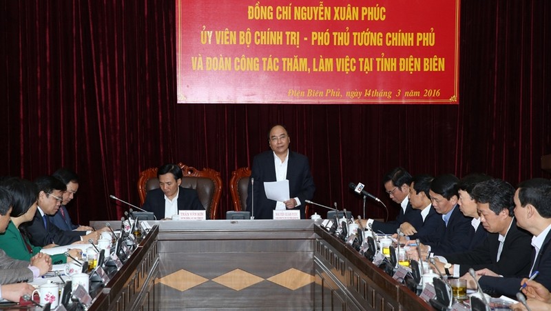 Deputy PM Nguyen Xuan Phuc speaking at the working session (Credit: VGP)