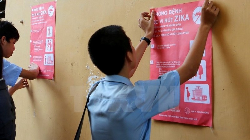 Posters with Zika prevention information are posted at a school in Hue. (Credit: VNA)