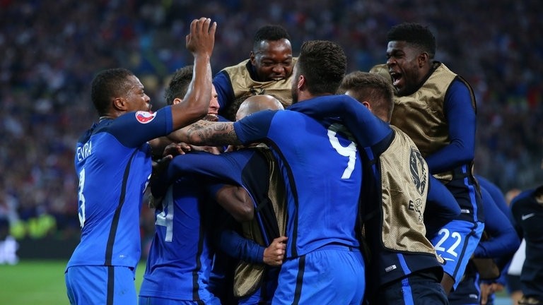 French players celebrate Griezmann’s opening goal. (Photo: Skysports)