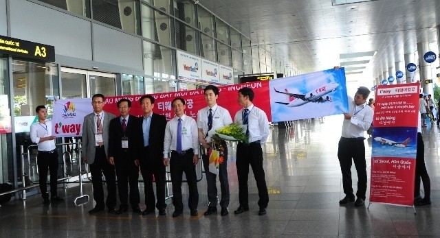 First passengers on the air route were welcomed at the Da Nang International Airport on July 1. 