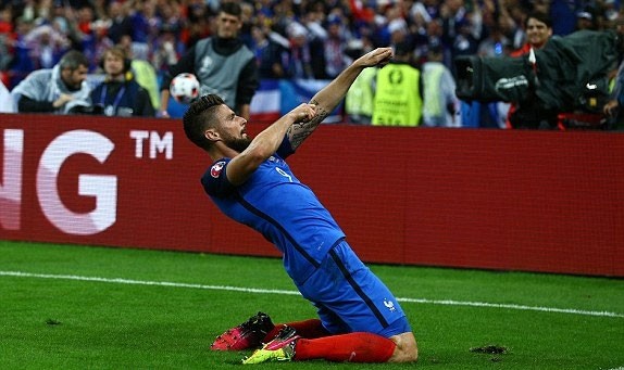 Olivier Giroud contributes two goals to France’s 5-2 win over Iceland. (Photo: Reuters)