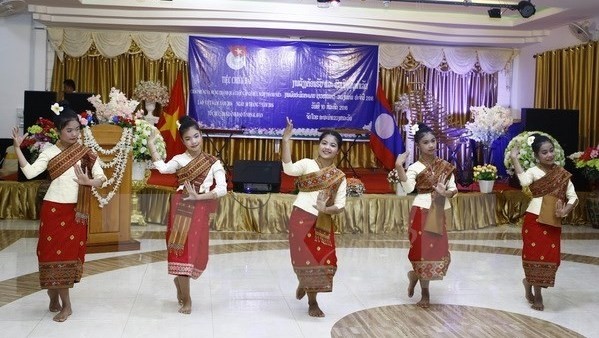 A Lao dance at the closing ceremony (Photo: VNA)