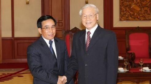 Party General Secretary Nguyen Phu Trong and Lao Vice President Phankham Viphavanh