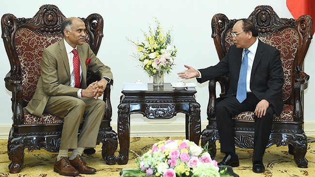 PM Nguyen Xuan Phuc receives new Indian Ambassador Harish Parvathaneni in Hanoi on August 23. (Credit: VGP)
