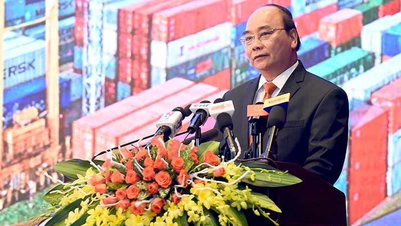 PM Nguyen Xuan Phuc speaks at the conference. Photo: VGP