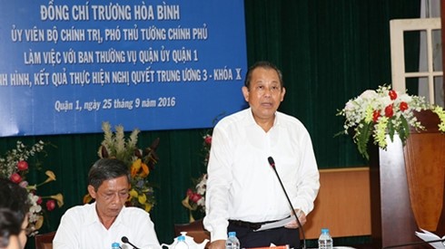 Deputy PM Truong Hoa Binh speaks at the session. (Photo: VOV)