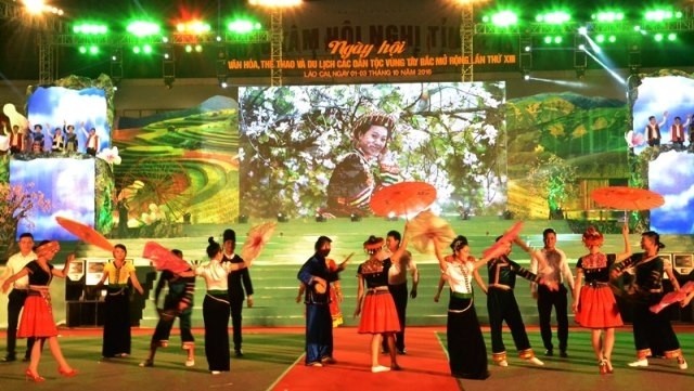 An arts performance at the opening ceremony on October 1 night.