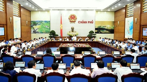 PM Nguyen Xuan Phuc speaks during the opening of the cabinet meeting in Hanoi on October 29. (Credit: VGP)
