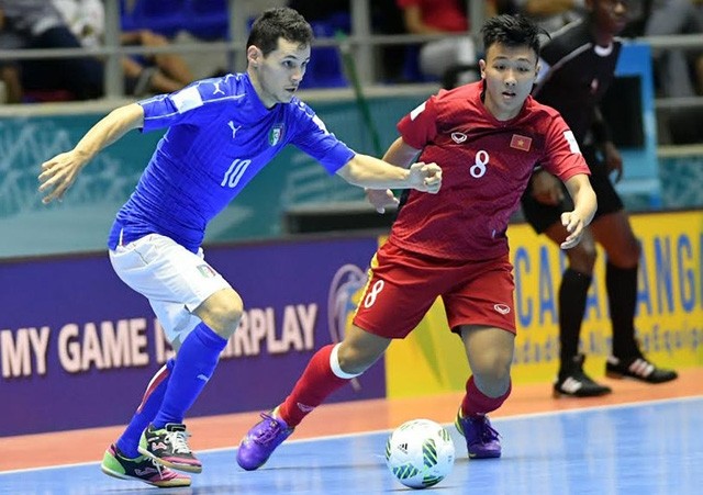 Vietnam's futsal team (in red) have experienced a successful 2016.