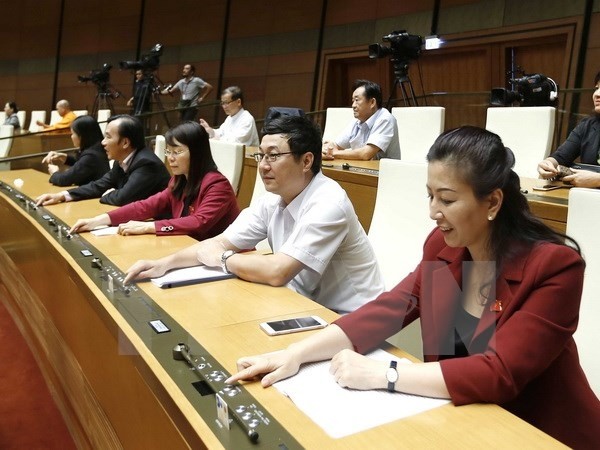 NA deputies press the button to approve the resolution on the socio-economic development plan for 2017.