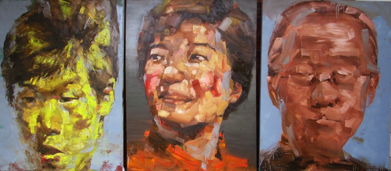 Artist Nguyen Cong Hoai received the first prize last year for his painting "Portraits of RoK people".