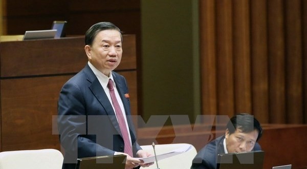 Minister of Public Security To Lam speaks at the session. (Photo: VNA)