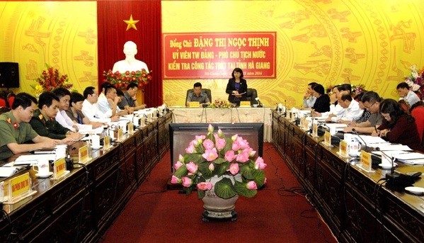 Vice President Dang Thi Ngoc Thinh speaks at the working session. (Photo: dangcongsan.vn)