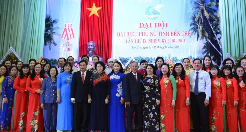 NA Chairwoman Nguyen Thi Kim Ngan and several delegates in attendance at the congress (Credit: phunuvietnam.vn)