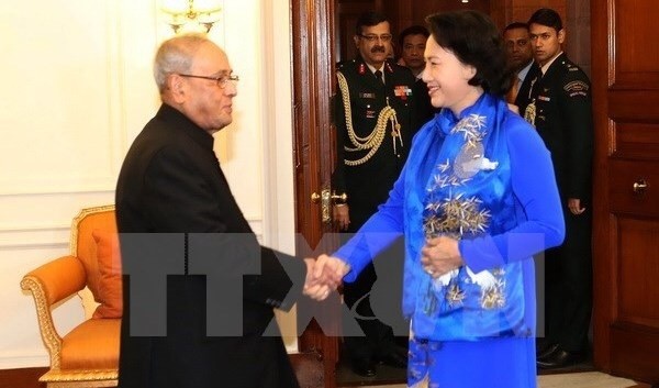 National Assembly Chairwoman Nguyen Thi Kim Ngan and Indian President Pranab Mukherjee (Photo: VNA)