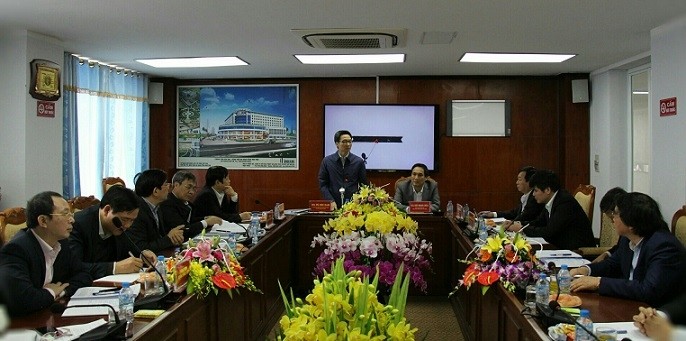 Deputy PM Dam speaks at the working session. (Photo: baophutho.vn)