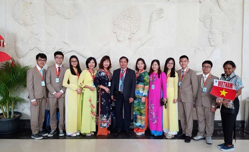 Hanoi’s delegation to the thirteenth IJSO. (Credit: Hanoi Department of Education)