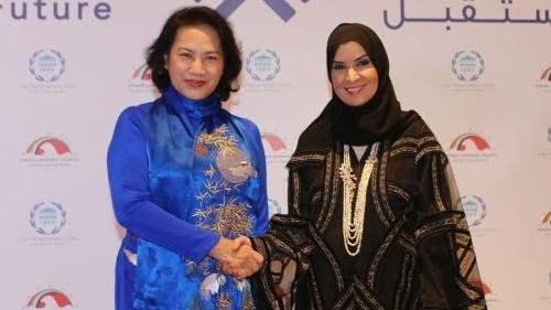 NA Chairwoman Nguyen Thi Kim Ngan (L) and President of the UAE Federal National Council Amal Al Qubaisi (Photo: VNA)