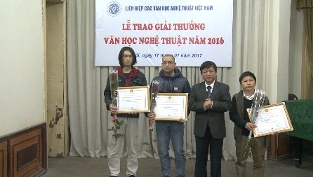 Vietnam Literature and Art Award winners honoured