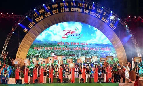 A performance at the opening of the 6th Buon Ma Thuot Coffee Festival. (Credit: VGP)