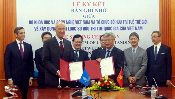 MoST and WIPO reach the MoU on cooperation in building a national strategy on intellectual property for Vietnam. (Credit: sggp.org.vn)