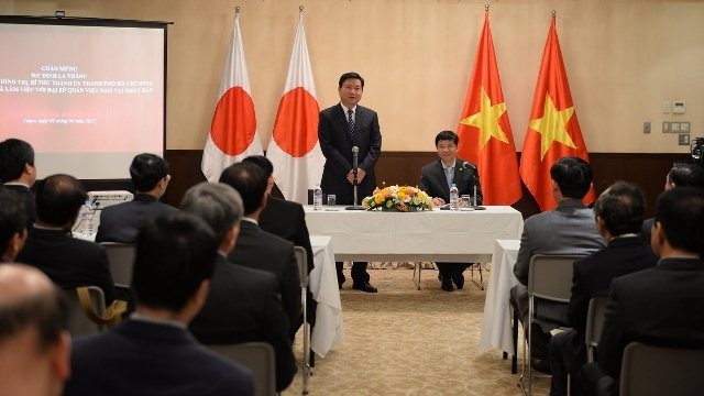 Secretary of the Party Committee of HCM City, Dinh La Thang speaks during a meeting with the Vietnamese Embassy’s staff in Tokyo, Japan, April 6. (Credit: tuoitre.vn)