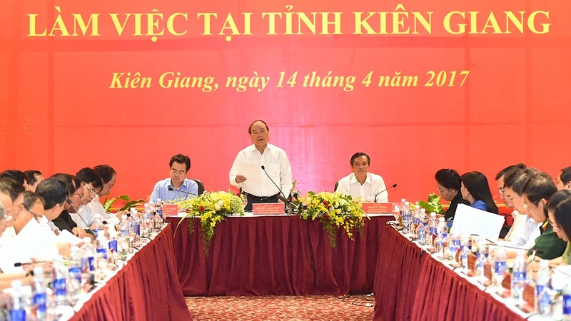 Prime Minister Nguyen Xuan Phuc and the Kien Giang leadership