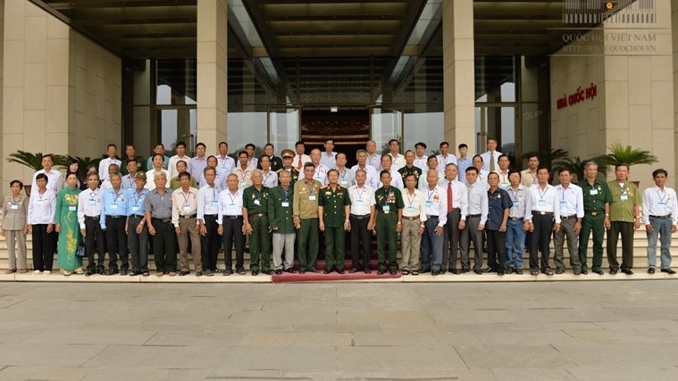 NA Vice Chairman Do Ba Ty and national contributors from Kien Giang province at the NA building (credit: quochoi.vn)
