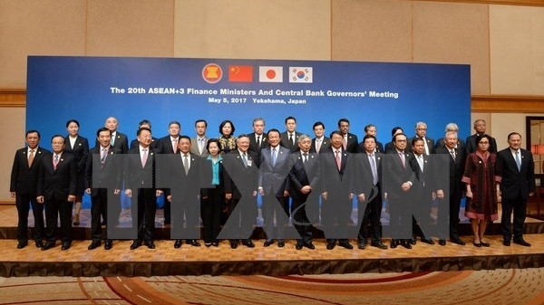Finance leaders pose together at the 20th ASEAN+3 Finance Ministers’ and Central Bank Governors’ Meeting in Japan. (Photo: Xinhua/VNA)