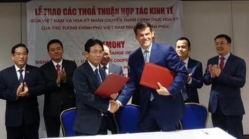 Representatives of PetroVietnam and GE at the signing ceremony (Source: VNA)