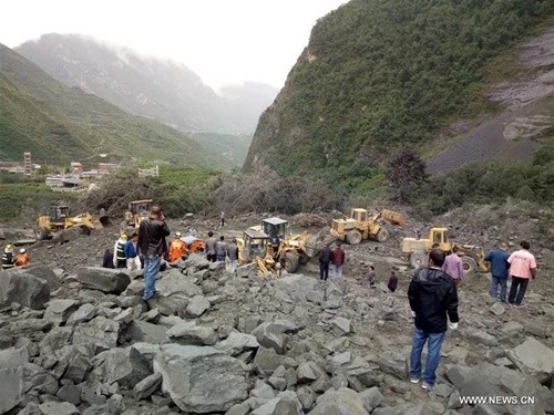 At the scene of the landslide. (Photo: news.cn)