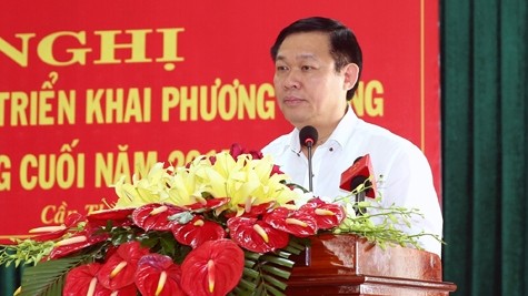 Deputy PM Vuong Dinh Hue speaking at the conference (Credit: VGP)