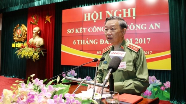 Minister of Public Security To Lam speaks at the conference. (Credit: VGP)