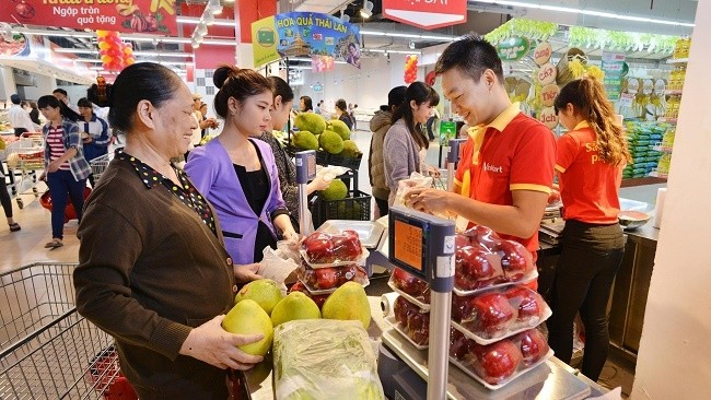 Many customers choose supermarkets for shopping instead of going to small markets as previously.