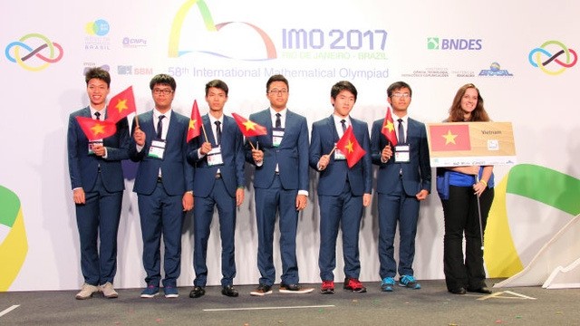 The six Vietnamese contestants at the IMO 2017