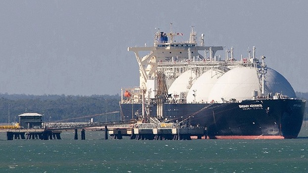 A liquefied natural gas tanker operated by Energy Advance Co., a unit of Tokyo Gas Co. (Photo: Bloomberg)