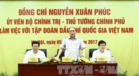 PM Nguyen Xuan Phuc speaks at the session. (Photo: VNA)